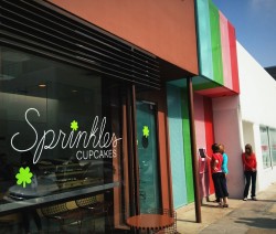 sprinkles-cupcake-atm