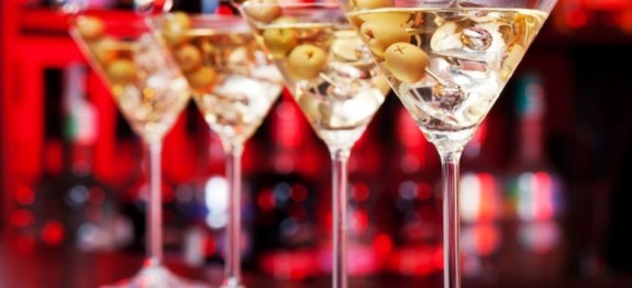 your-cocktail-is-served-ordering-drinks-is-hassle-free-with-coaster-app-99d290685a