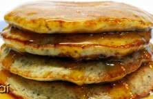 Panqueca de banana, limão e chia sem glúten